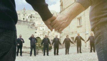 Aggiungi un posto a tavola… e sostieni il Centenario!