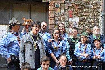 I Fieui di Caruggi dedicano una piastrella agli scout
